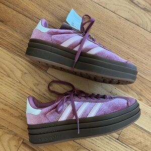 adidas Women's Pink Suede Platform Gazelle Bold Sandy Velvet Women's Size 6.5